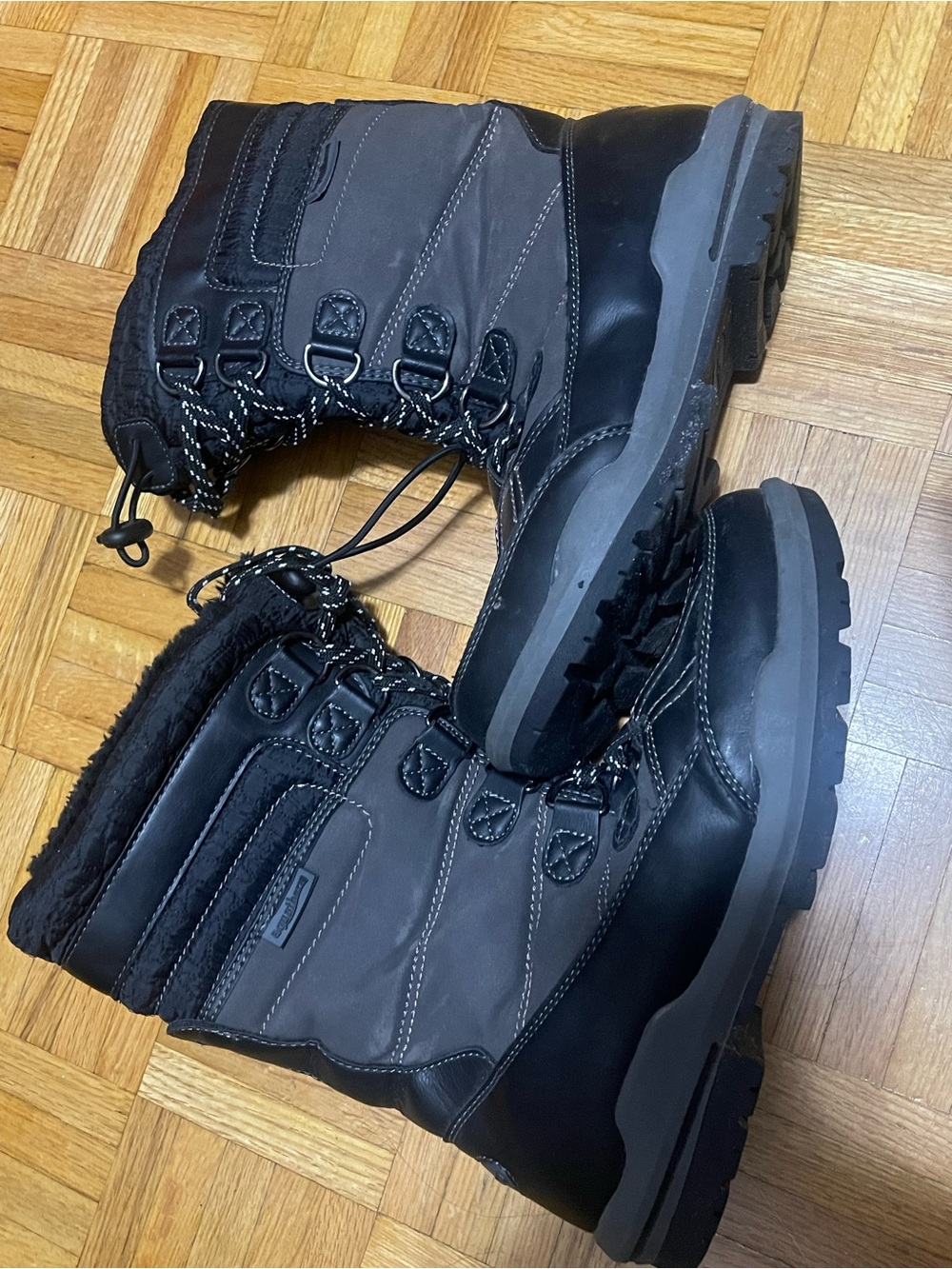 Women’s Insulated Winter Boots - Black/Grey